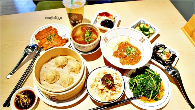 【板橋美食】饗記．呷麵呷麵平價麵舖／新埔捷運站～銅板美食，主打平價美食料理，餐廳級的裝潢，餐點多樣化，想要吃麵吃飯小菜，通通都有