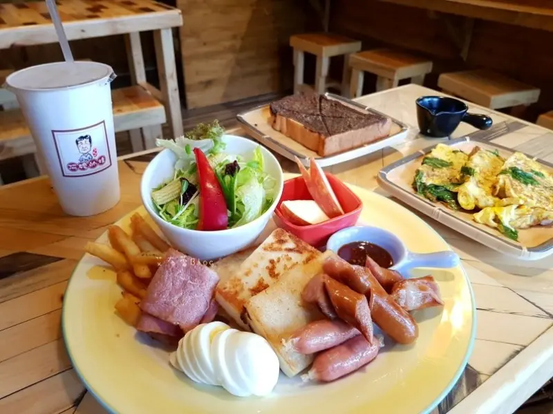 《高雄美食》阿嬤的桂❤高雄粿專賣店~傳統手工粿做成的早午餐！!