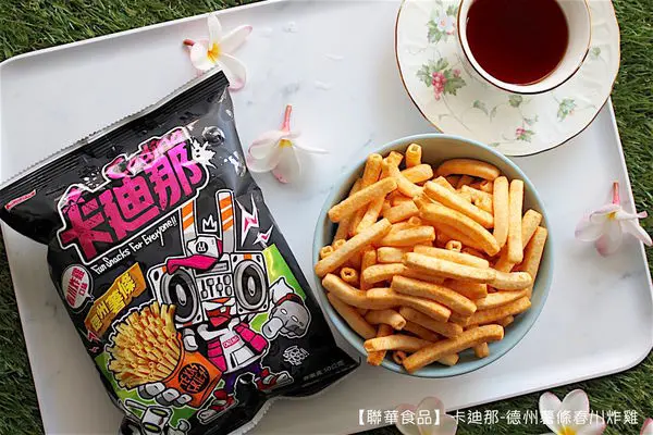 卡迪那德州薯條變潮了！卡廸那×塗鴉大師 Bounce Ｘ BOUNCE RABBIT（棒小兔）的聯名設計，將卡廸那德州薯條Ｘ春川炸雞口味，不只包裝變潮， 那酸甜醬汁和炸雞鹹香滋味，更是讓人吮指回味！