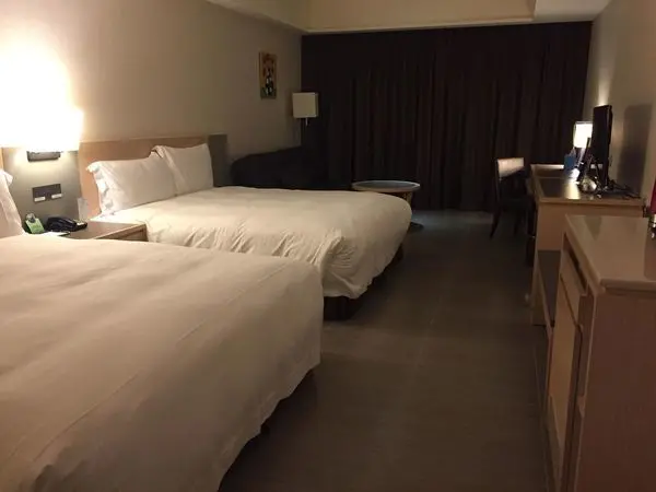 【住】台中-麗寶樂園飯店/福容大飯店，乾淨空間大，早餐好豐富！