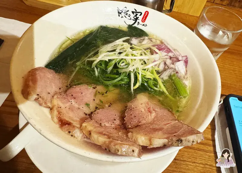 【士林美食】隱家拉麵士林店附菜單，人氣排隊拉麵，士林限定鴨白