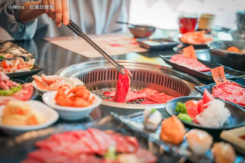 燒肉神保町-竹北館 ▏新竹人好幸福~除了燒肉、火鍋吃到飽外 還有日本料理給你吃免驚！。哈根達斯冰淇淋任你吃。竹北吃到飽推薦 / 新竹美食