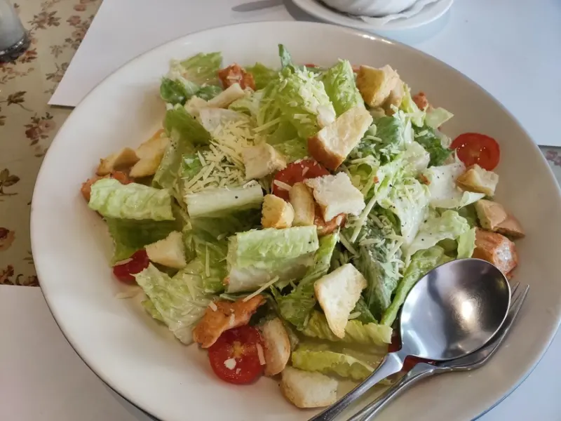 新竹竹北 | 夏綠地咖啡－義大利麵/沙拉/焗烤/墨西哥捲/水果茶。屹立不搖的好味道