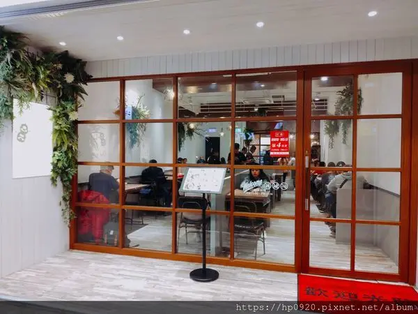 【三重】捷運台北橋美食，二鬼麵舖，三重質感文青吃麵店，特製手工麵，Q彈有勁~必吃"青麻辣"，顛覆味蕾，清爽麻辣感，讓你百吃不厭!