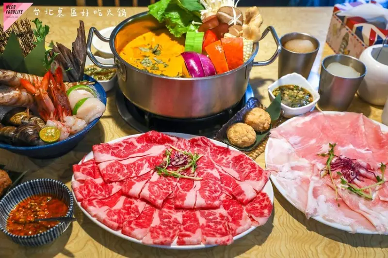 頂級海陸套餐66折，每天限量5組！獨家叻沙黃金海鮮粥必吃，冰沙飲料無限暢飲，平日也客滿！忻殿堂南洋叻沙鍋物