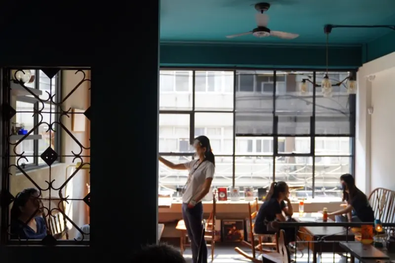 台北老屋咖啡廳 二會 gojiby｜中山區咖啡廳 gojiby 俏皮而帶有溫暖的空間 · 算命的說我很愛吃