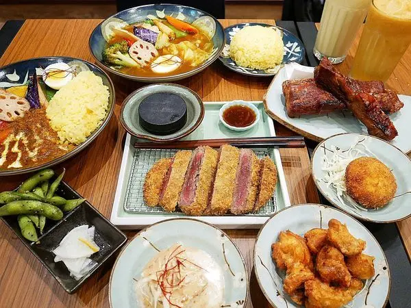 樂咖LOKA沖繩湯咖哩 - 微風南山踩點去，新竹超夯湯咖哩台北也能吃到囉，濃濃日式風味一秒飛沖繩，炸牛排好嫩好好吃，咖哩控不能錯過