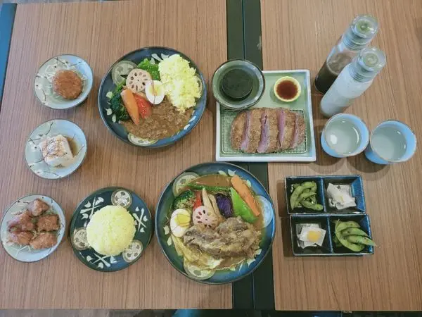 "台北信義區激推美食"LOKA樂咖湯咖哩-台北微風南山店!! 一吃就能感現入魂美味的湯咖哩