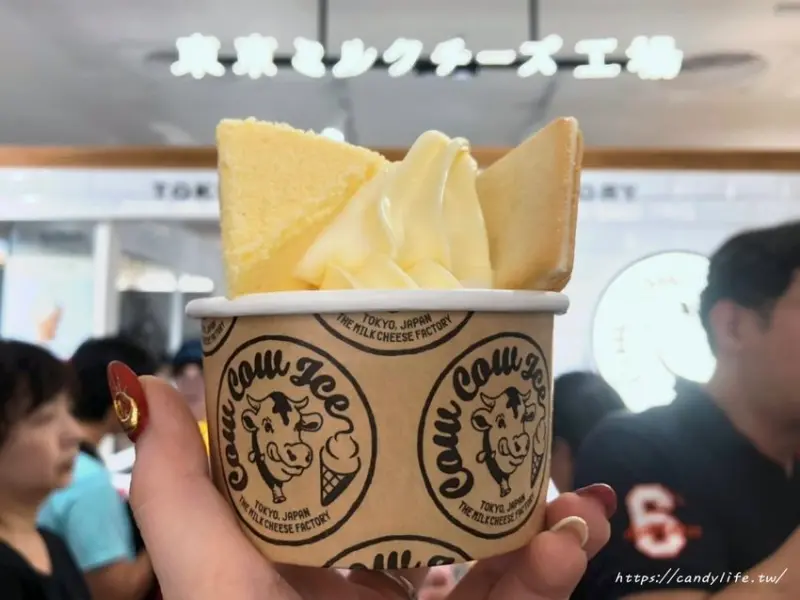 東京牛奶起司工房進軍台中！超濃起司霜淇淋，搭配起司蛋糕及海鹽夾心餅乾，台中朋友們快衝一波！