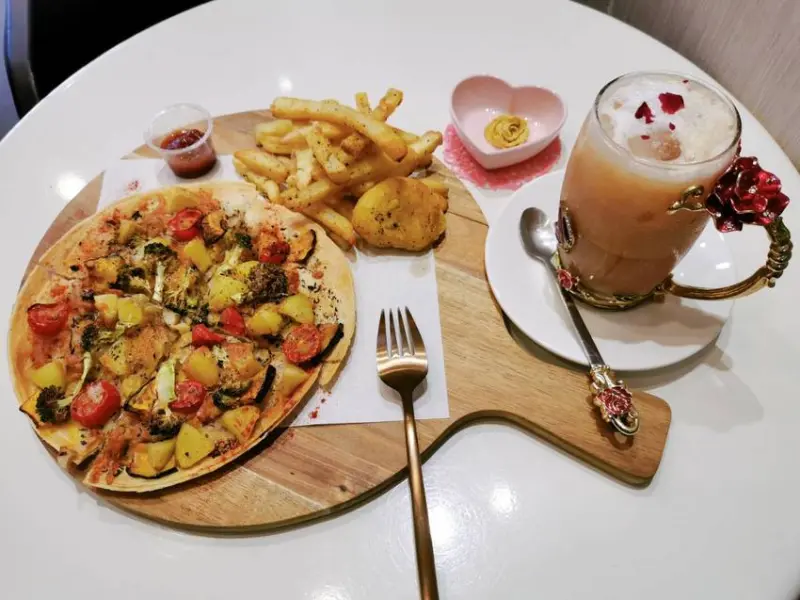 [食記]板橋江子翠捷運周邊美食 Miss Rose Cafe貴婦下午茶首選,不限時好舒適.好質感.好味道的輕食餐廳