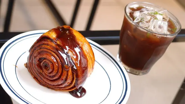 肉桂捲之外，我更愛西西里咖啡：台北《Fly cafe》