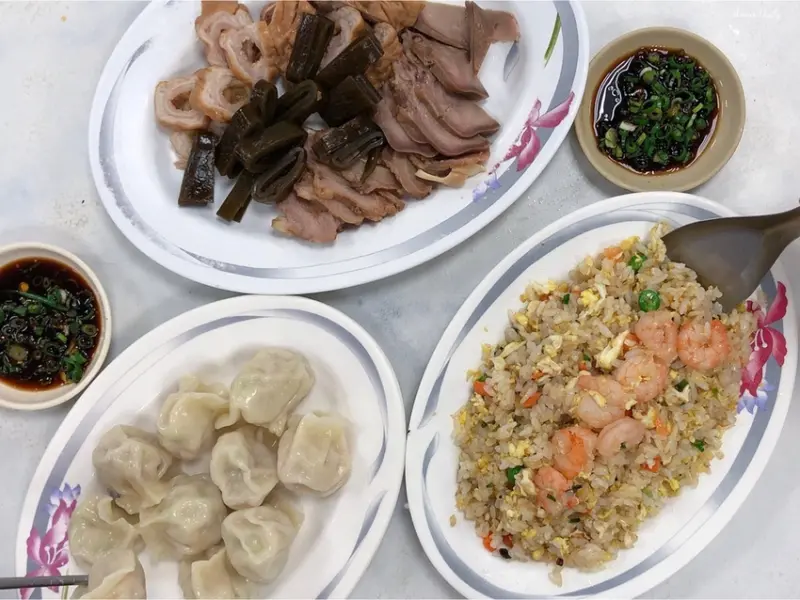 | 高雄美食 | 平價的小吃/粒粒分明的蝦仁炒飯只要$60/美味小吃