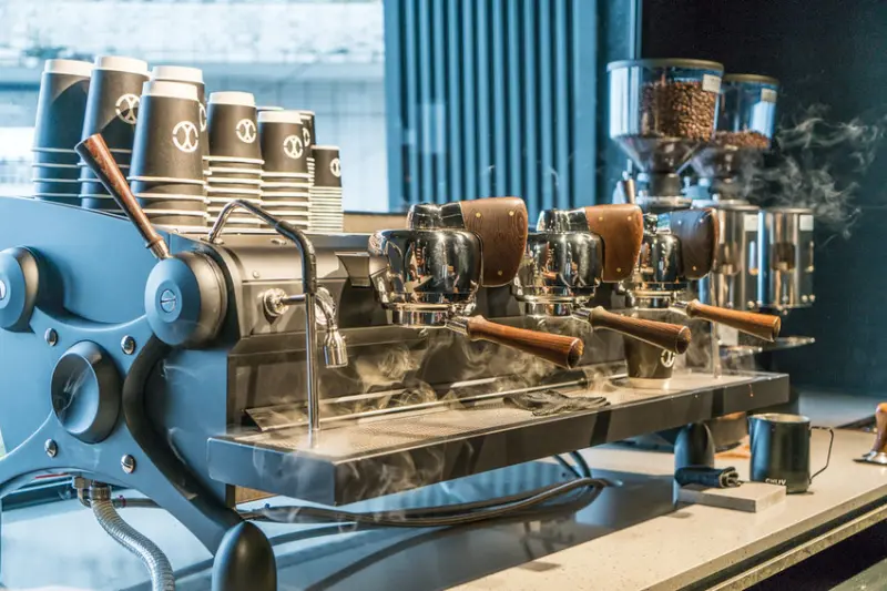 九份最潮的咖啡館「CHLIV Jiufen」世界拉花冠軍咖啡、台北第一拿鐵、微型咖啡館、時尚咖啡