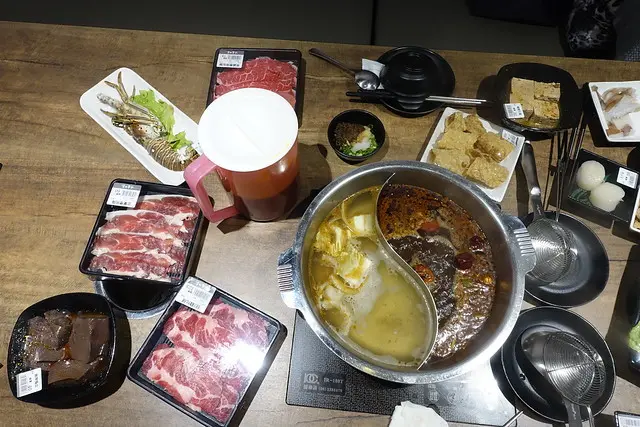 【食記】中和環球購物中心。祥富水產沙茶火鍋超市(新北中和環球店)~想吃的火鍋料自己挑自己拿