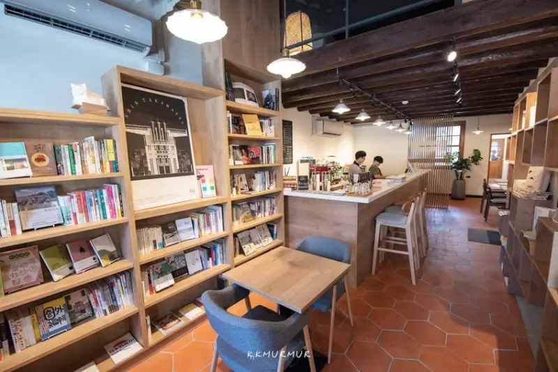 台北大稻埕【青鳥居所】在書店迷宮中咀嚼文字 品嚐書籍沉澱思緒 