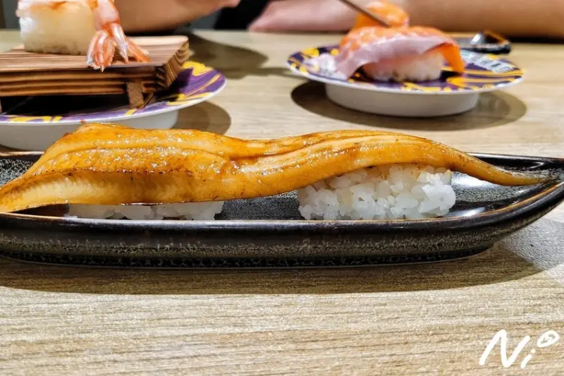 [台中北區]平祿壽司-五權店。鰻魚玉子燒/厚切東洋貝柱/黃金炸海鰻/厚切蒲燒鰻魚握壽司/碳燒雞薯條。最推薦的居然是摩摩喳喳!!