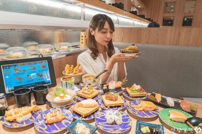 【台中北區】平祿壽司｜東日本第一鮭魚專門店，獨家吸睛的送餐平祿機器人、逗趣歡樂的小丑表演｜台中平價迴轉壽司推薦