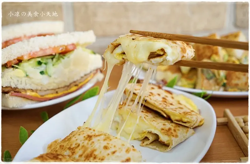 手工坊早午餐║超人氣銅板價手作早午餐，牽絲乳酪酥皮蛋餅、非吃不可肉蛋吐司，蛋黃都流下，好吃到停不下來！