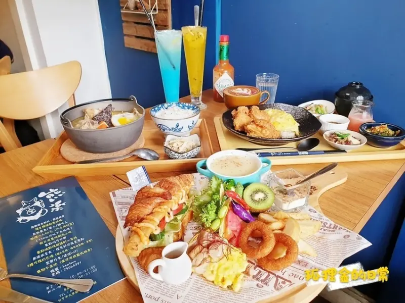 台中大里 │ 熊樂咖啡廚房 被輕食早午餐耽誤的私房手路菜 QQ麻糬格子鬆餅好療癒 竟然還有麻油雞