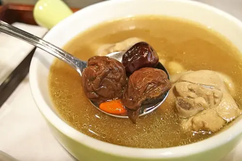 秋冬進補，中山站必喝好湯長富旅店小農湯品！#台北湯品專賣 #養身雞湯 #在地食材