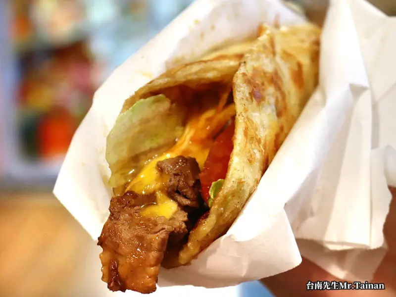 台南捲餅／每日限量晚來吃不到／秒殺美食不到2小時完售／夜市限定一週只賣2天／自製餅皮外酥內軟／料多實在不空虛