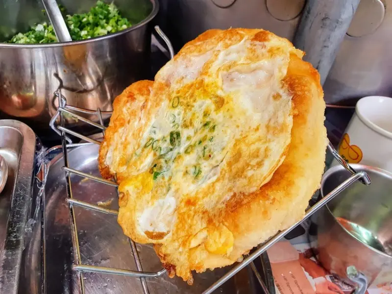 [食]宜蘭 金黃酥脆 平價實惠 口齒留香的好滋味 湯圍溝老媽蔥油餅