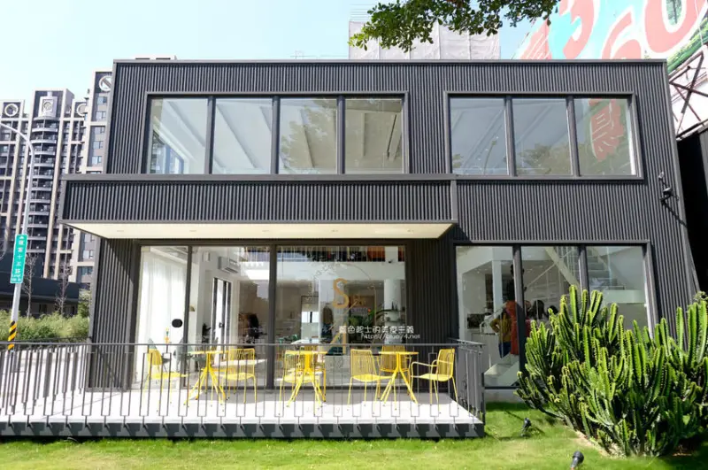 台中南屯│Stunning Cafe-韓系網美店，結合服飾、明亮好拍，餐點部分也表現不錯 - 藍色起士的美食主義