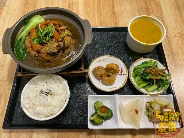 台中素蔬食美食簡餐》品自在菜單價位大公開～台中公益路素蔬食美食必吃小吃餐廳！推薦白菜封扣碗、宮保猴菇素丁、首烏藥膳大補湯。