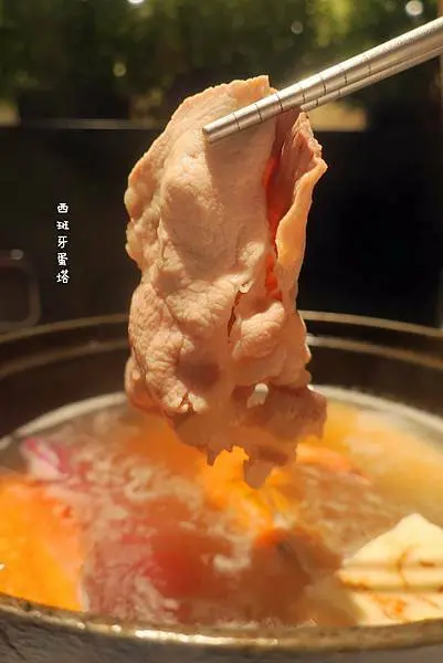 小川鍋物｜冬天到～來信義新天地A4吃鍋！日本空運來台湯頭、十二節氣菜盤補充滿滿元氣～信義區火鍋推薦！