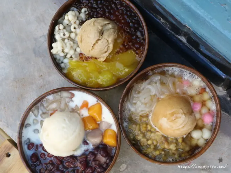 町洋豆花│清水必吃銅板美食，獨創以豆漿沙入料的豆花，還有復古彩繪牆可以打卡拍照～