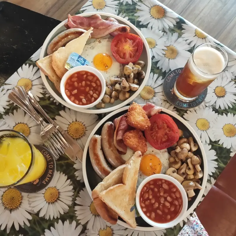 英國人也讚嘆不已的平價早午餐 | 父母 FuMu Taipei。結合酒吧的餐廳/友善動物