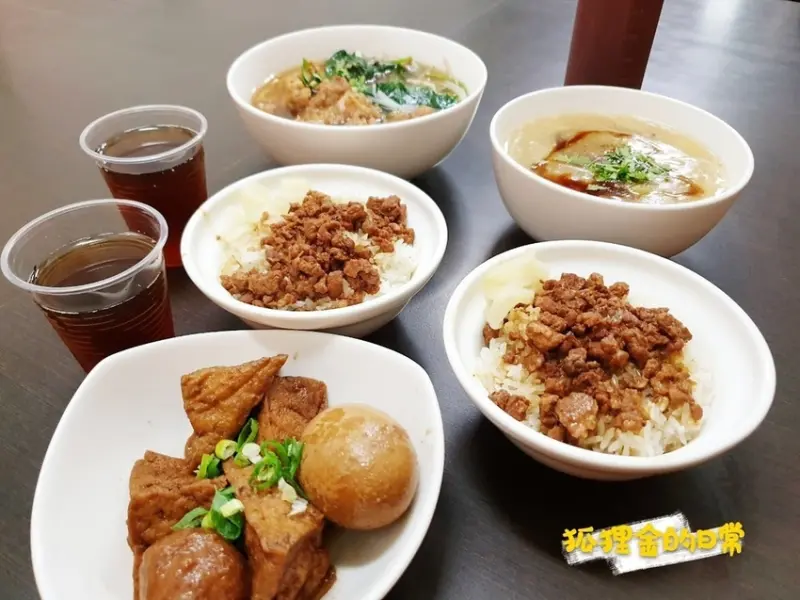 台中南屯 │ 鄉緣米糕 平日限定的銅板美味 排骨酥麵 嘉義米糕 肉焿 魯肉飯 巷弄美食推薦