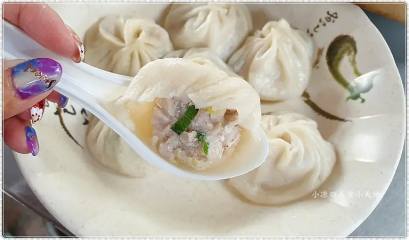 台中早餐║餐車美食，手工現擀、現包、現蒸的爆汁鮮肉湯包，晚來只能明日請早~