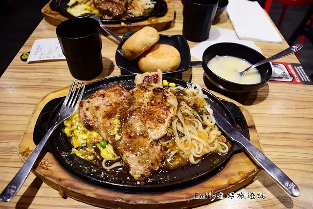 桃園龜山美食》孫東寶台式牛排教父。我們又來吃牛排啦