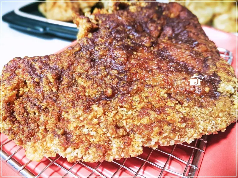 新店最狂35元雞排只賣半年!肉厚.皮酥.汁多.超嫩.好大塊!