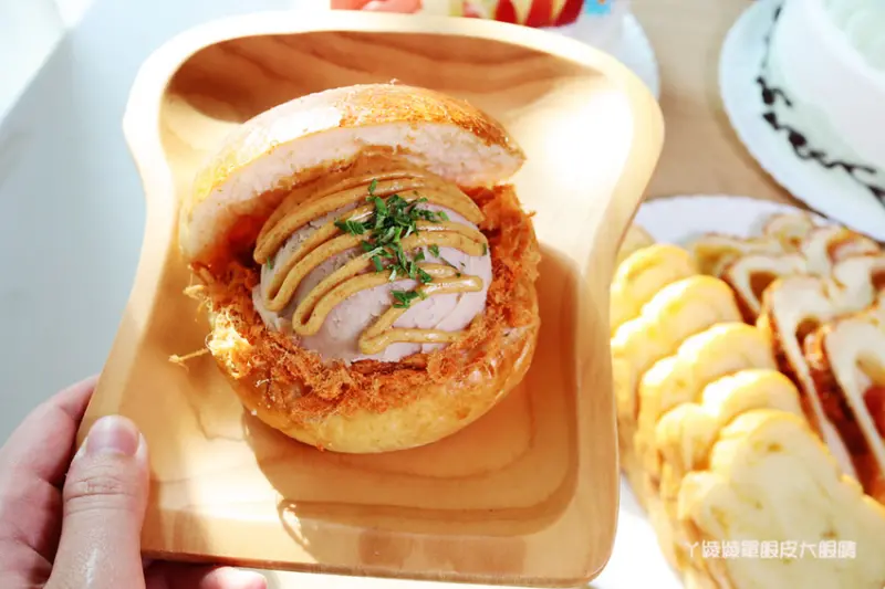新竹母親節蛋糕推薦思源麵包！出爐就被秒殺的熱芋泥肉鬆刈包、爆蒜乳酪湯瑪士 - ㄚ綾綾單眼皮大眼睛
