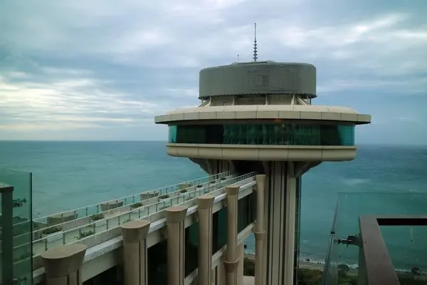 屏東獅子鄉=<住宿>墾丁H會館~一整天就泡在飯店裡面癱軟也沒有問題，親子住宿的好去處，面海讓你解憂好舒服=