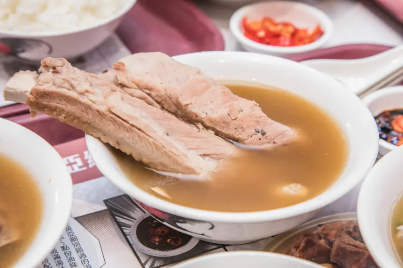 [桃園中壢]新加坡超人氣肉骨茶插旗中壢，香醇胡椒肉骨茶湯無限續超佛！黃亞細肉骨茶-大江店