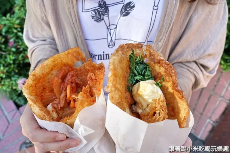 新竹50元的銅板美食爆漿炸蛋蔥油餅 - 跟著踢小米吃喝玩樂趣