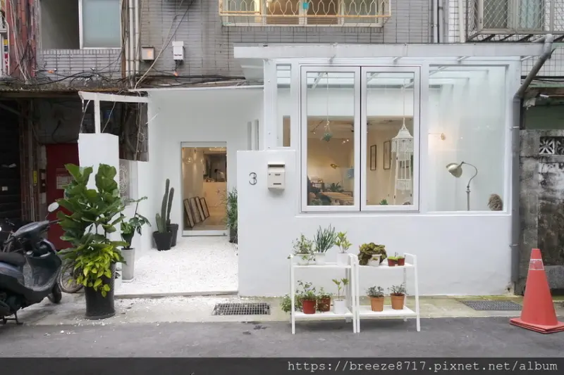 become | 在白色系明亮光透感空間彈性蔬食【台北市】