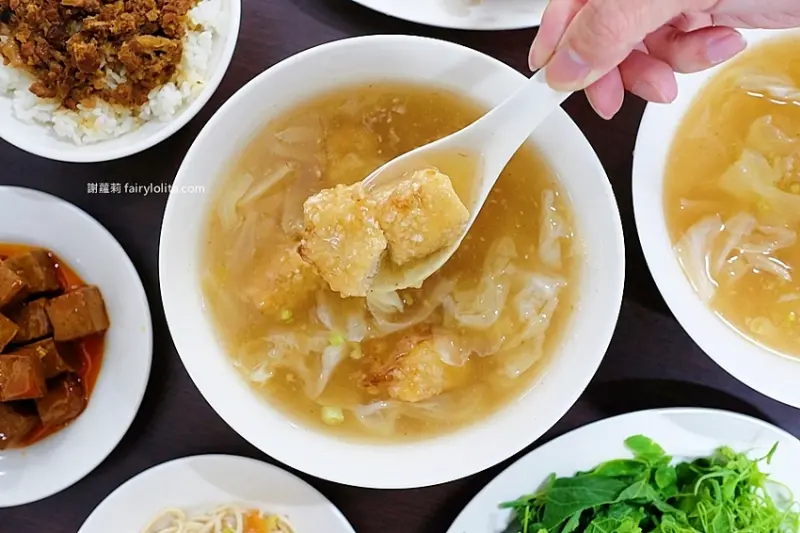 每日狂銷上百碗，店家一開就客滿，隱身藏巷弄、這家只有在地人才知道！ 