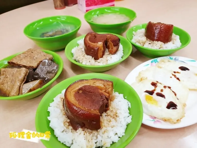 台中南屯 │ 二林老豬哥爌肉飯 夜間限定傳統老味道 內行的都吃這家 油亮爌肉肥而不膩
