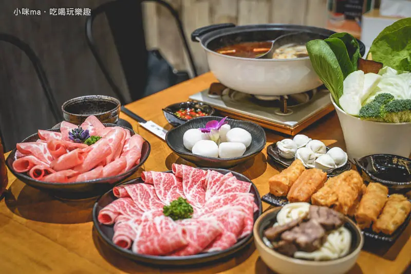 辣椒多一點  ▏手炒辣而不膩的麻辣湯頭 要多麻多辣自己選。隱藏版菜單-滷牛腱 軟嫩多汁 錯過可惜。台北麻辣鍋推薦。捷運萬芳醫院站