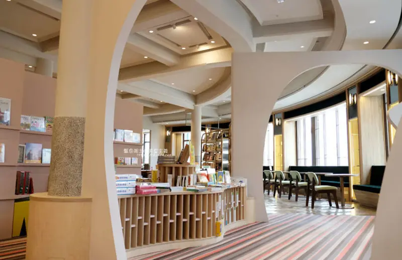 台中中區│中央書局-老台中人的記憶，曾是全台最大漢語書局的中央書局回來了 - 藍色起士的美食主義