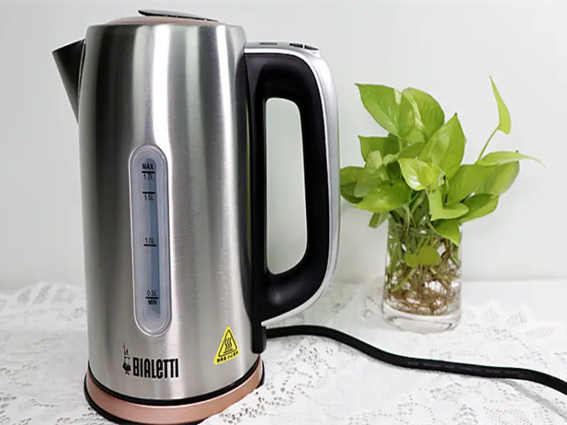 「生活好物」【IKUK艾可】「11段溫控快煮熱水壺」#1.7L大容量 #304不鏽鋼壺身 #智慧溫控 #可保溫4小時 #快速沸騰 #自動斷電不乾燒，調節生活溫度的必敗好物！ 