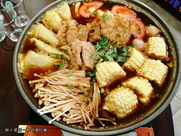 【台北大安區美食記】老師好羊肉爐 平價熱炒店 黃金烤雞 大閘蟹 泰國活蝦料理 火鍋  朋友同事聚餐好選擇