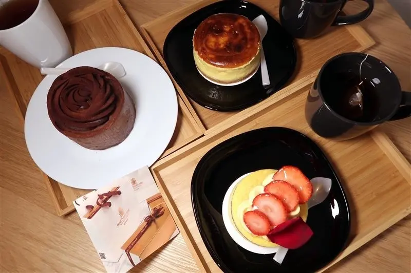 東京巴黎甜點 東京燒燉布蕾 生玫瑰可可 玫瑰水嫩布蕾 彌月蛋糕直接實體店面試吃更多口味可品嘗 ~