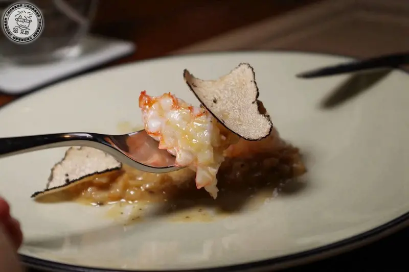 【 私廚 ．預約． 無菜單料理 】【二訪】米其林星級法式結合南洋風味料理．使用台灣在地小農農產新鮮吃的到．Podium