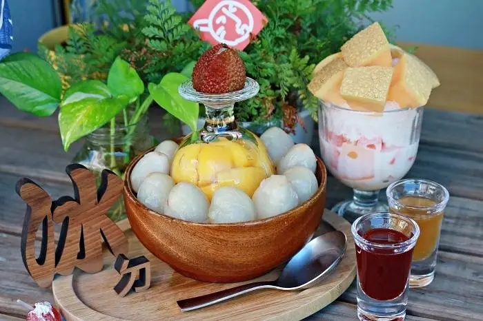 台南冰店【冰ㄉ• かき氷 二號】夏天就是要吃冰!荔枝尬芒果，好清爽啊~台南美食|台南冰品|中西區美食|萬昌街
