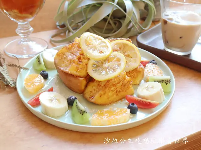 台北不限時.有插座咖啡『K-Cafe』手沖咖啡/輕食/灌籃高手鎌倉高校前的平交道IG打卡新熱點